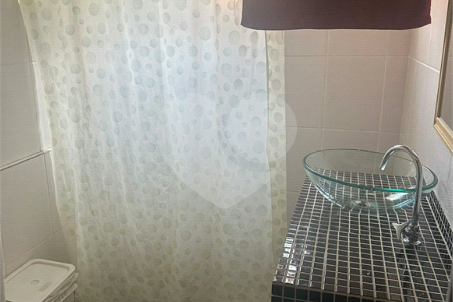 Sobrado à venda com 4 quartos, sendo 2 suítes, em Santana, São Paulo, SP