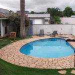 Casa para alugar com 4 quartos, sendo 3 suítes,  no condomínio Figueira Garden, Atibaia - SP