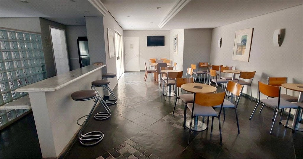 Apartamento à venda com 3 quartos, sendo 1 suíte,  em Jardim Peri Peri, São Paulo, SP