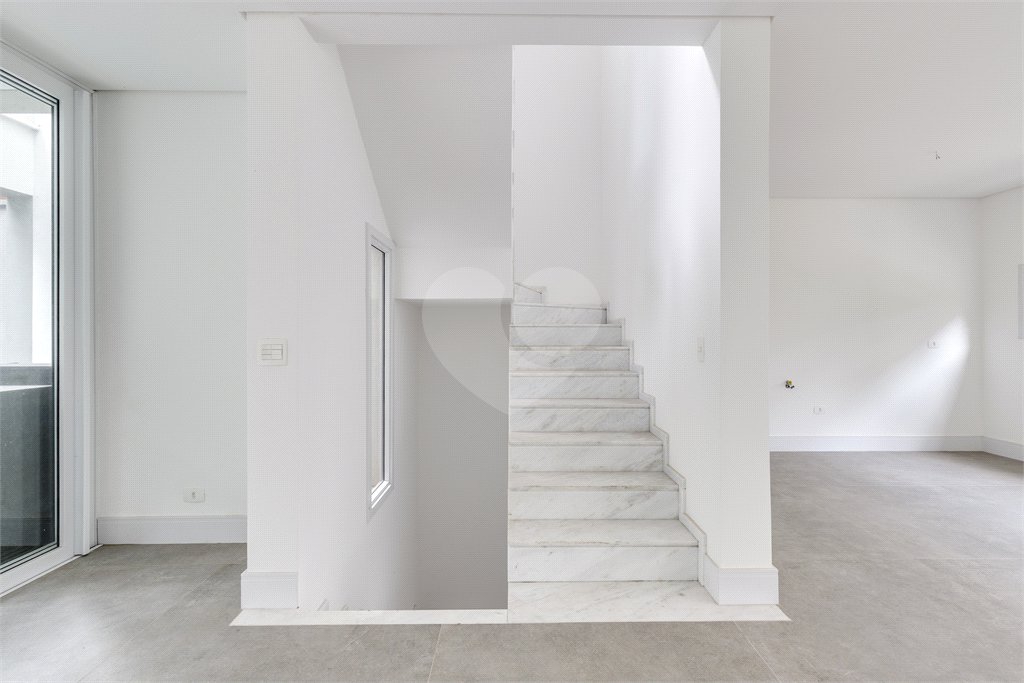 Casa à venda com 4 suítes no condomínio Venezia, São Paulo - SP