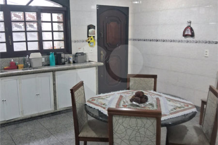 Casa à venda com 3 suítes, em Campo Grande, Rio de Janeiro, RJ