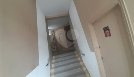 Apartamento à venda com 3 quartos, sendo 1 suíte,  no Centro, Serra Negra, SP