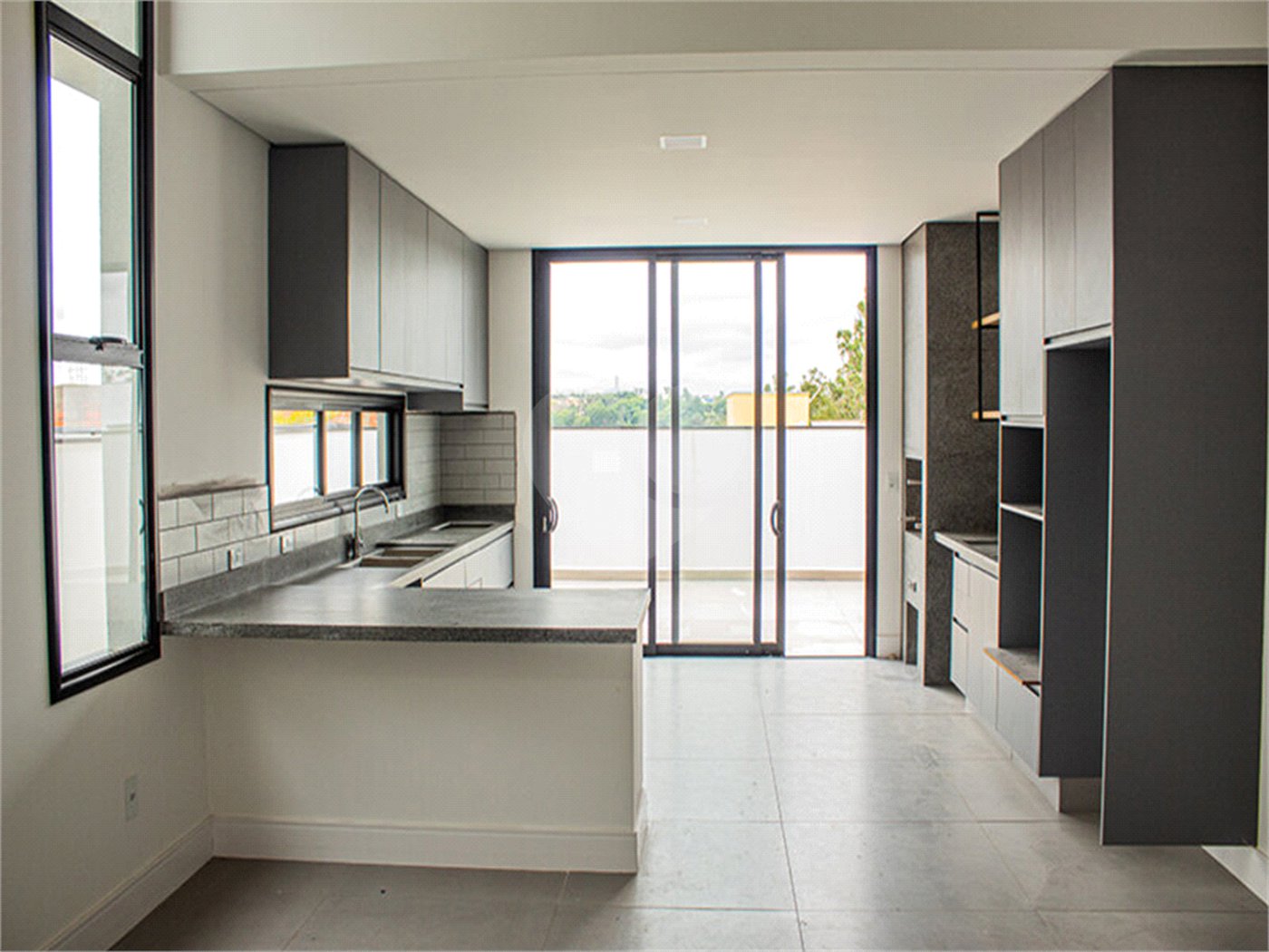 Casa à venda com 3 suítes no condomínio Residencial Central Parque, Salto - SP