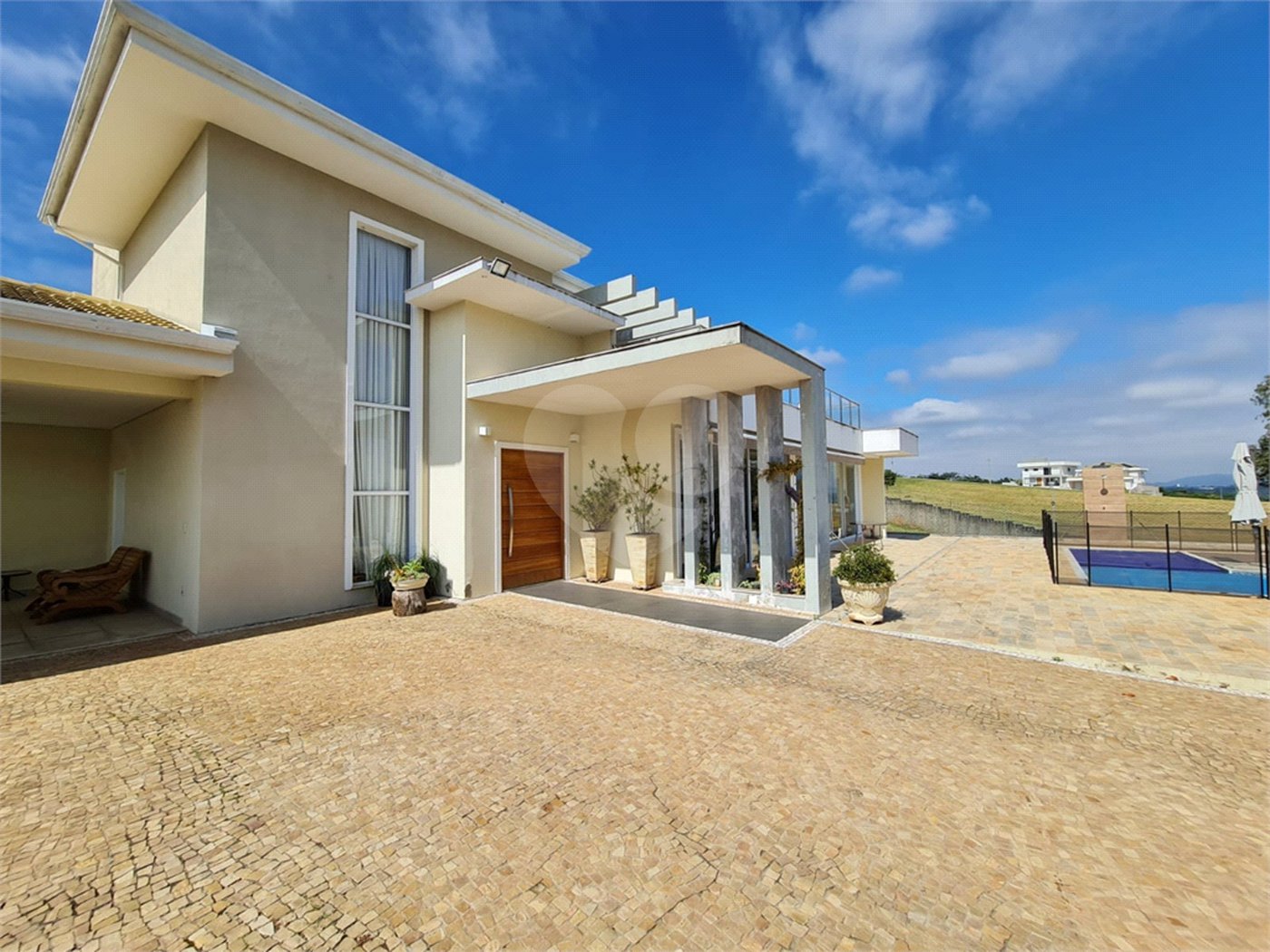 Casa à venda ou para alugar com 4 suítes no condomínio Residencial Jardim Primavera, Louveira - SP