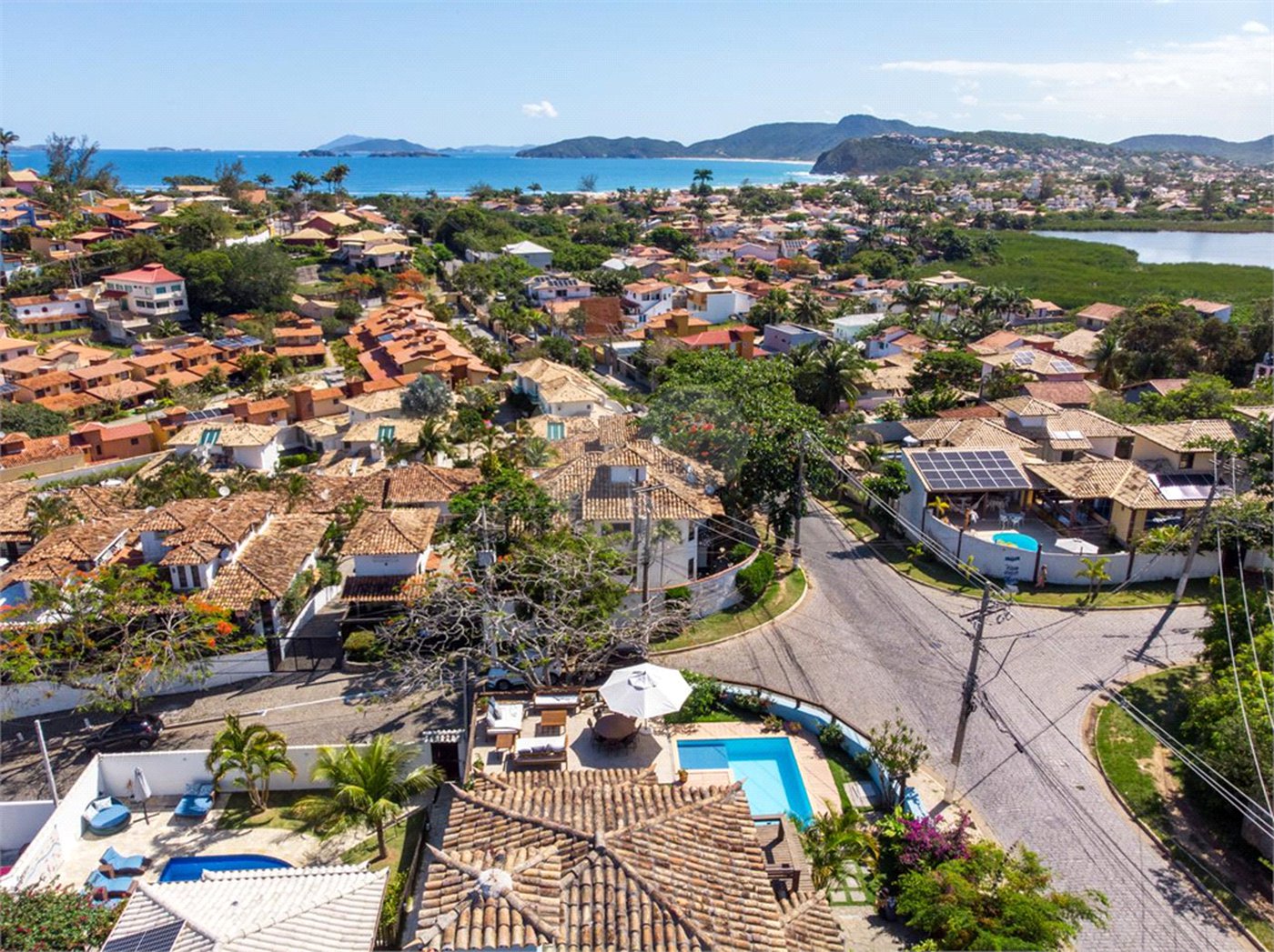 Casa à venda com 5 quartos, sendo 3 suítes, em Geribá, Armação dos Búzios, RJ