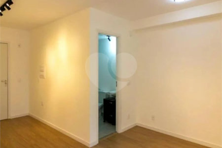 Apartamento à venda com 1 suíte em Jardim das Acácias, São Paulo, SP