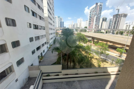 Apartamento à venda com 3 quartos, sendo 1 suíte, em Vila Cordeiro, São Paulo, SP
