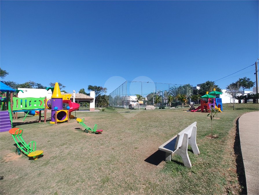 Casa à venda com 3 quartos, sendo 1 suíte, no condomínio Terras de São Francisco, Sorocaba - SP