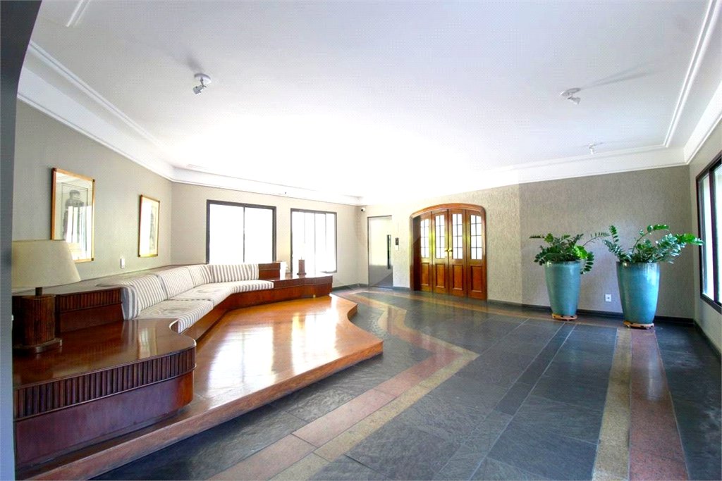Apartamento à venda com 3 quartos, sendo 1 suíte, em Indianópolis, São Paulo, SP