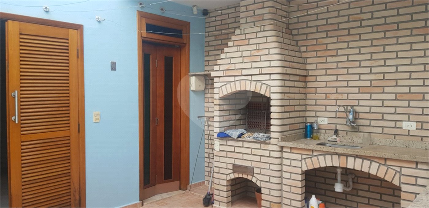 Sobrado à venda com 4 quartos, sendo 2 suítes, em Vila Hamburguesa, São Paulo, SP