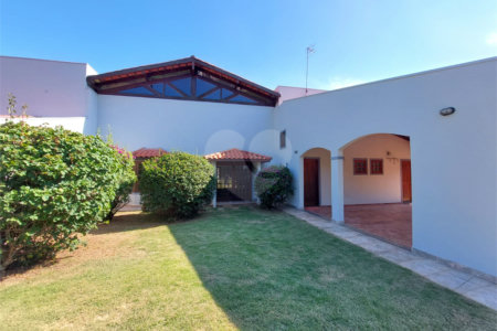 Casa à venda com 4 suítes no condomínio Monte Belo, Salto - SP