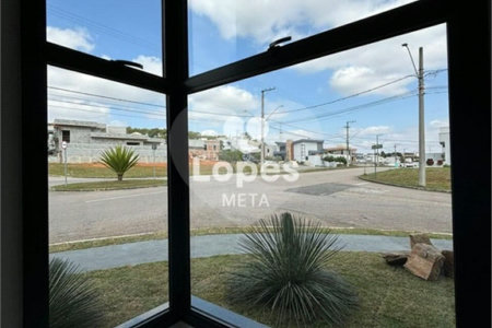 Casa à venda com 3 quartos, sendo 1 suíte,  no condomínio Terras do Vale, Caçapava - SP