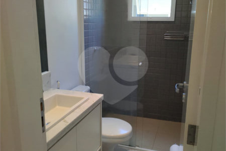 Casa à venda ou para alugar com 4 suítes no condomínio Sambaqui, São Sebastião - SP