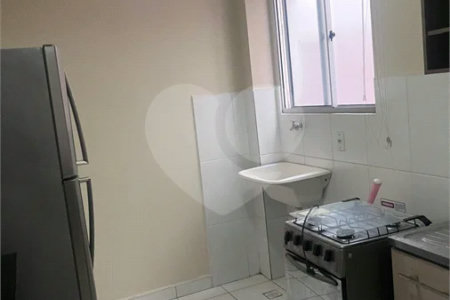APARTAMENTO NO TÉRREO com Quintal.
