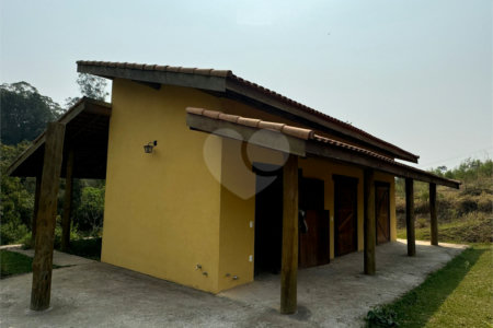 Sítio à venda com 3 quartos, sendo 1 suíte,  em Week-end, Jarinu, SP