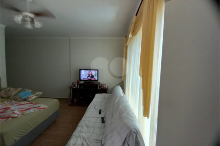 Casa térrea no Cidade Aracy .
