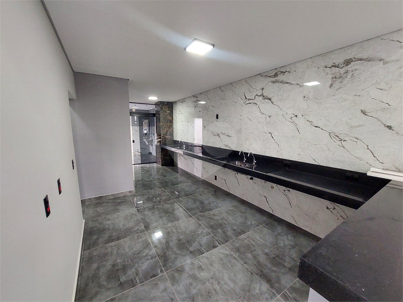 Casa à venda com 3 quartos, sendo 1 suíte, no condomínio Horto Florestal Villagio, Sorocaba - SP