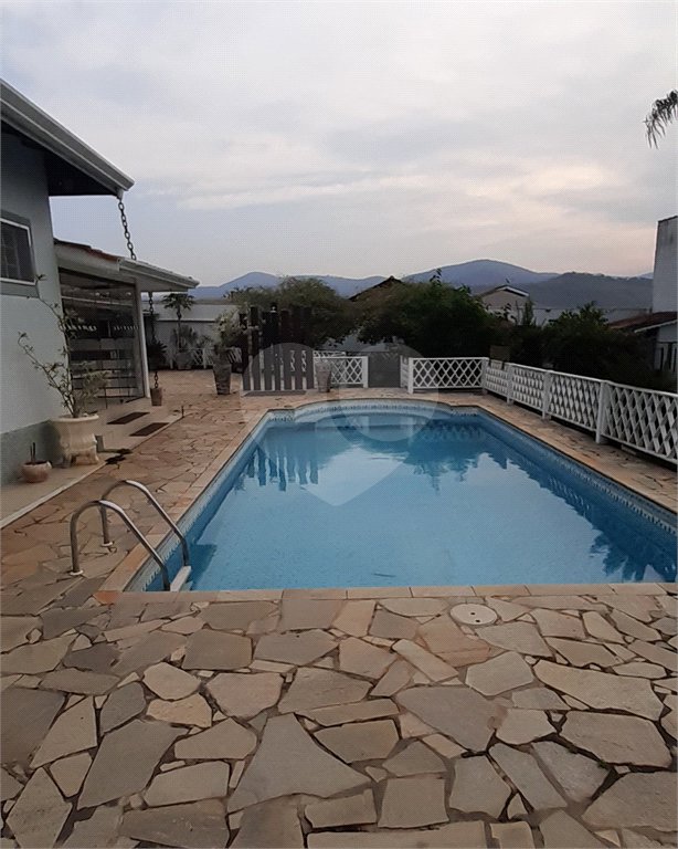 Casa à venda com 5 quartos, sendo 1 suíte, no Centro, Bom Jesus dos Perdões, SP