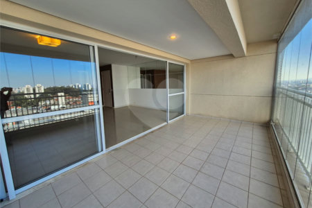 Apartamento à venda com 3 quartos, sendo 1 suíte,  em Jardim Olympia, São Paulo, SP