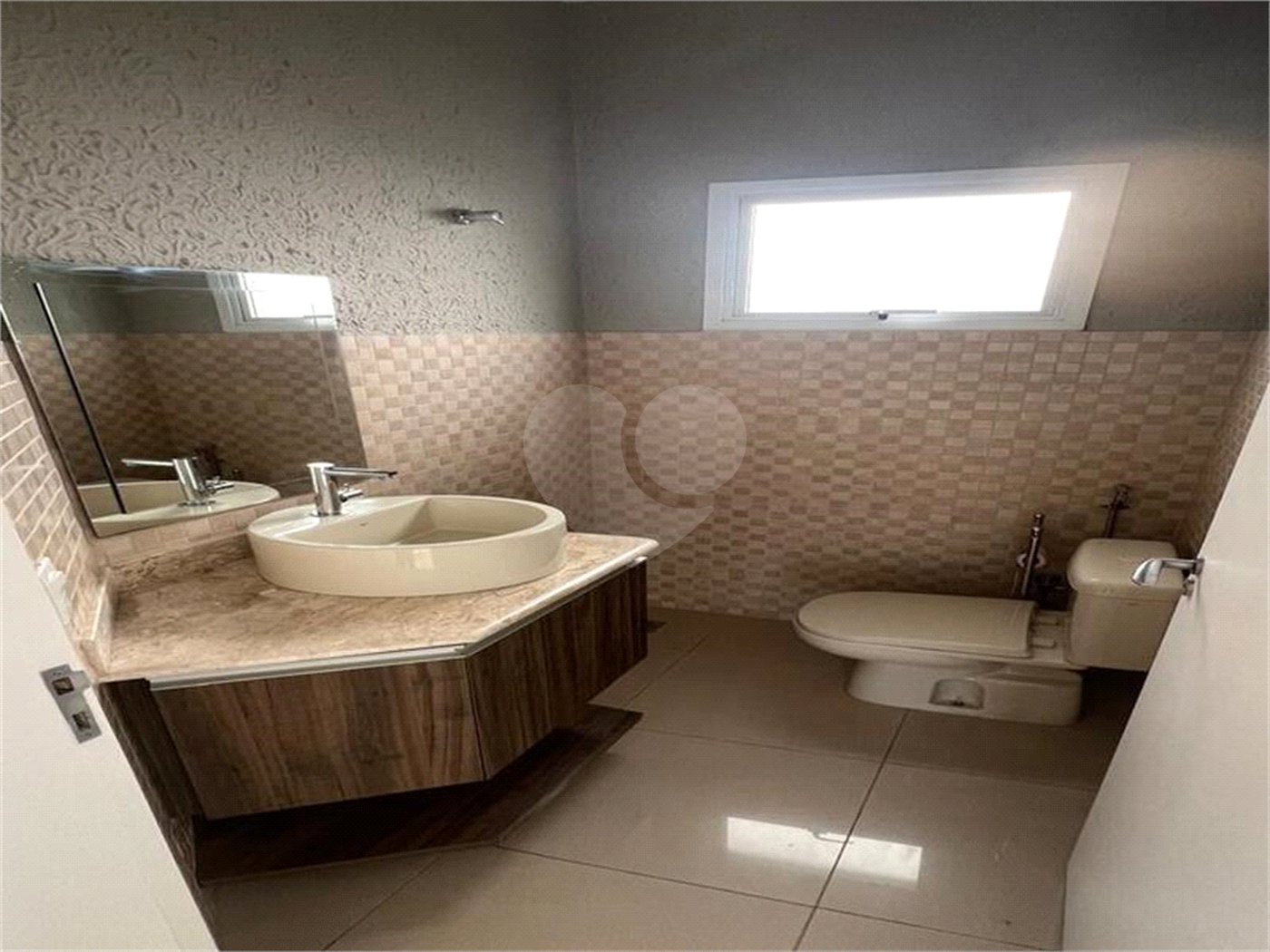 Casa à venda com 4 suítes no condomínio Jardim Residêncial da Villa Suiça, Indaiatuba - SP