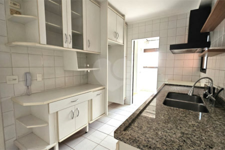 Apartamento para alugar com 3 quartos, sendo 1 suíte, em Alto da Boa Vista, São Paulo, SP