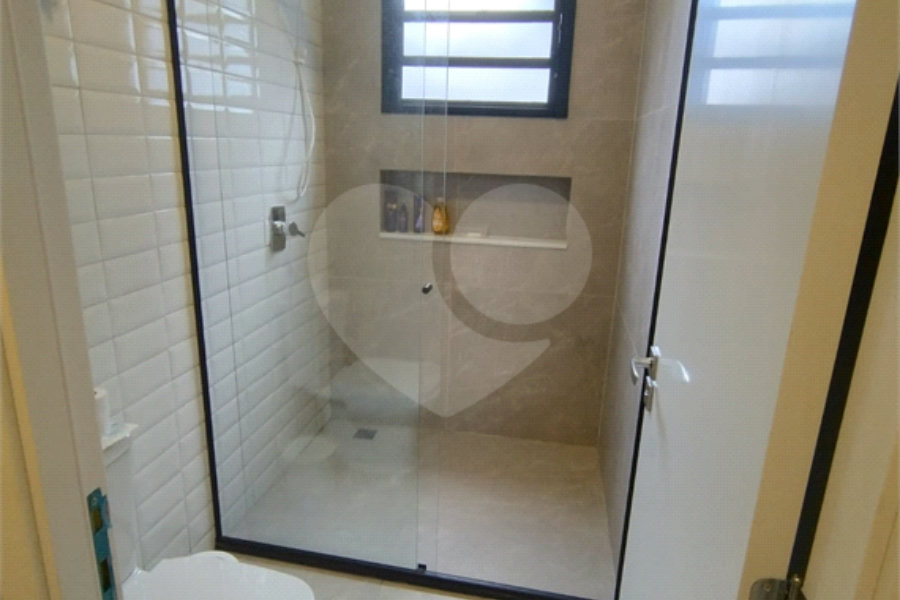 Casa à venda com 4 quartos, sendo 2 suítes, no condomínio Alpes da Cantareira, Mairiporã - SP