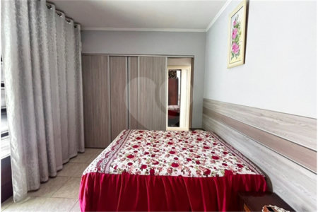 Casa à venda com 3 quartos, sendo 1 suíte, em Vila Boaçava, São Paulo, SP