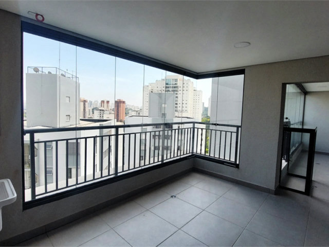 Apartamento à venda ou para alugar com 2 quartos, sendo 1 suíte,  em Vila Sofia, São Paulo, SP