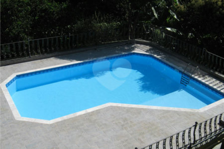 Casa à venda com 4 quartos, sendo 2 suítes, no condomínio Estância Marambaia, Vinhedo - SP