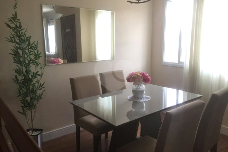 Casa à venda com 3 quartos, sendo 1 suíte, no condomínio Morada do Horto, São Paulo - SP