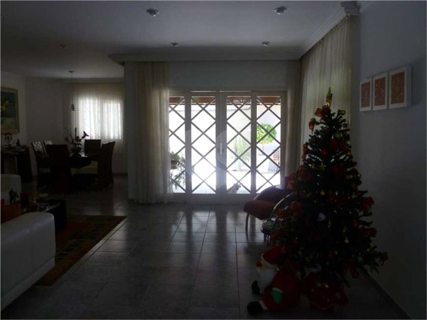 Casa à venda com 3 quartos, sendo 1 suíte, no condomínio Vivenda das Vinhas, Vinhedo - SP