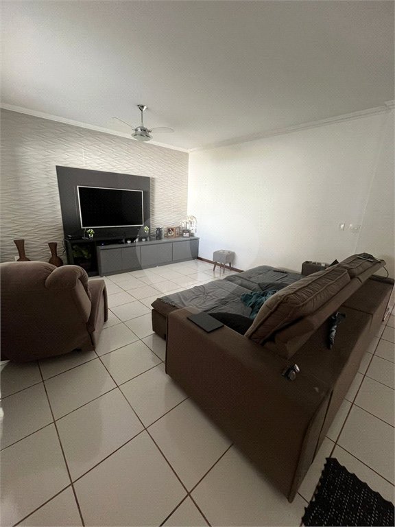Casa à venda com 4 quartos, sendo 1 suíte, em Vila Santa Maria (vila Xavier), Araraquara, SP