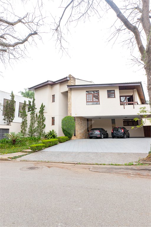Casa à venda com 5 quartos, sendo 3 suítes,  no condomínio Residencial Morumbi, São Paulo - SP
