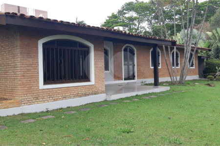 Casa à venda com 3 quartos, sendo 1 suíte, em Vila Santista, Atibaia, SP