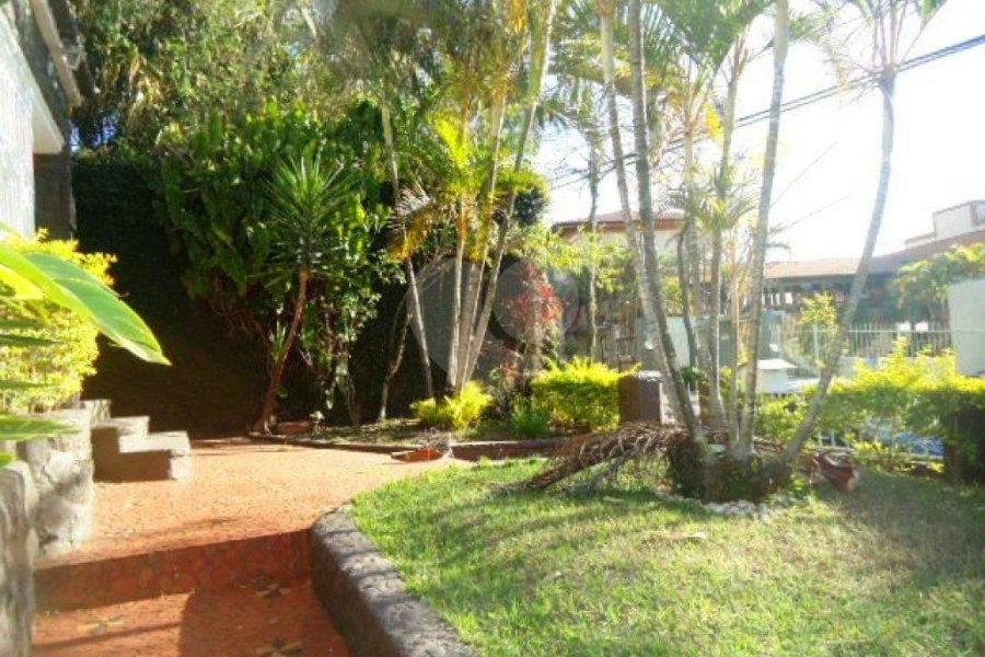 Casa à venda com 4 quartos, sendo 1 suíte, em Jardim São Bento, São Paulo, SP