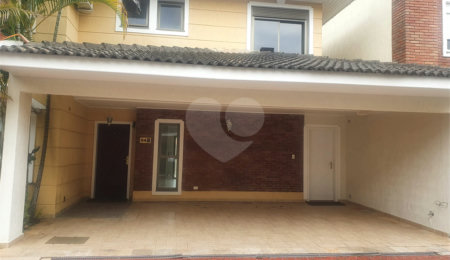 Casa à venda com 4 quartos, sendo 2 suítes, no condomínio Lake Louise, São Paulo - SP