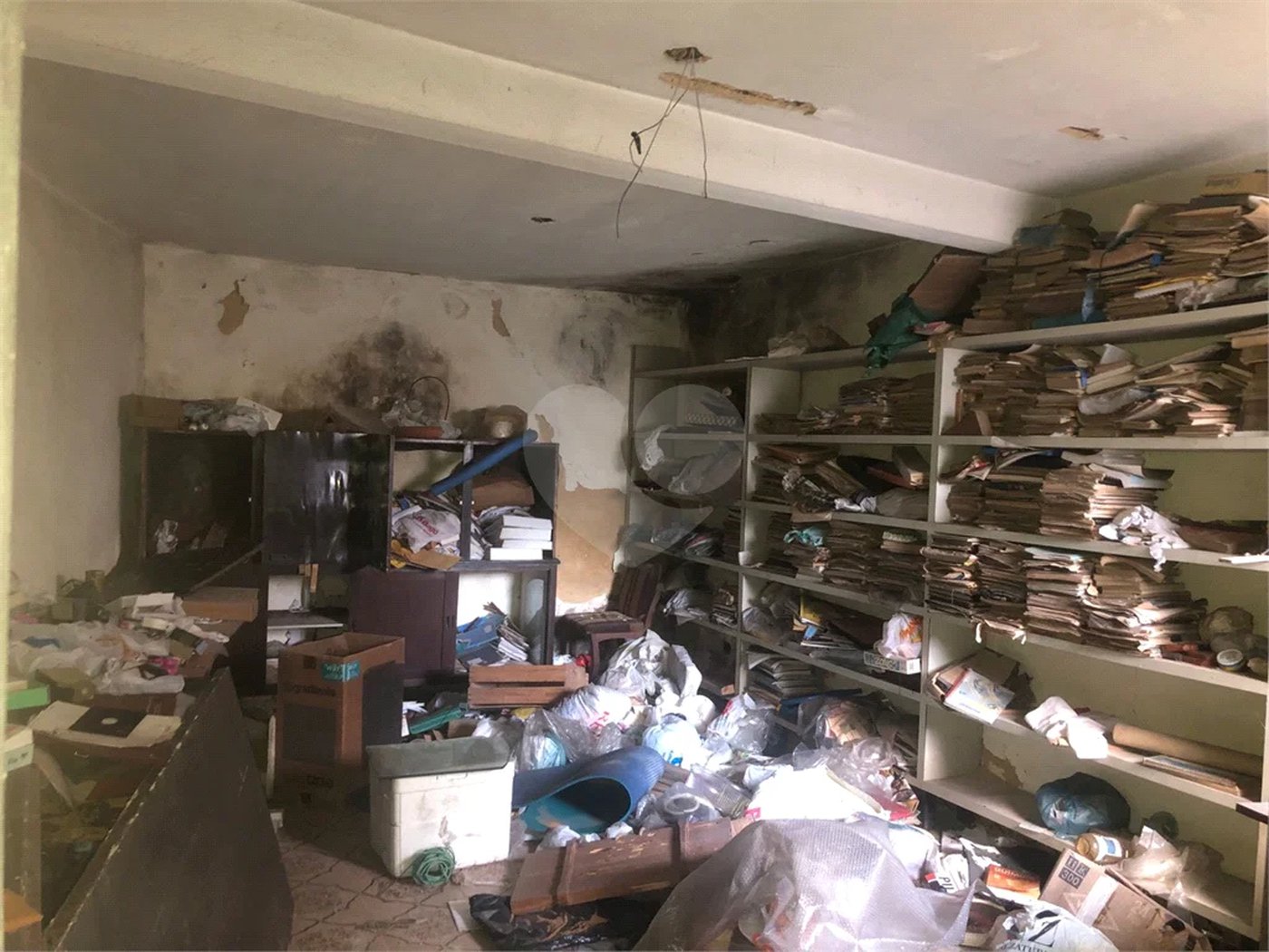 Casa Térrea com 309m², 3 quartos, Garagem-Salão com 10 vagas, Ampla quintal, mais terreno atrás, à venda-Palmas do Tremembé-São Paulo/SP