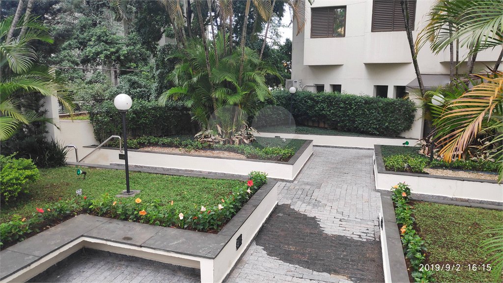 Apartamento à venda com 4 quartos, sendo 2 suítes, em Vila Olímpia, São Paulo, SP