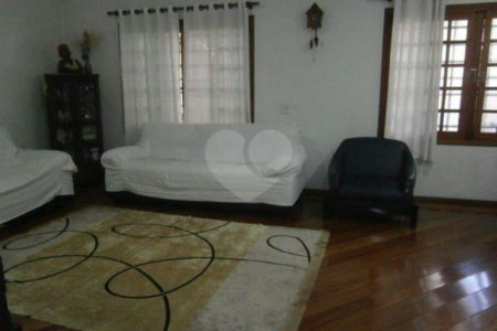 Sobrado à venda com 3 quartos, sendo 1 suíte, em Vila Mariza Mazzei, São Paulo, SP