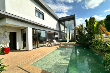 Casa à venda com 3 suítes no condomínio Villas do Golfe, Itu - SP