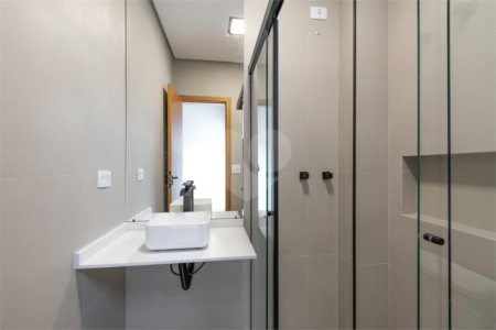 Sobrado à venda com 3 quartos, sendo 1 suíte, em Vila Gumercindo, São Paulo, SP