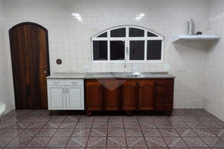 Casa à venda com 3 quartos, sendo 1 suíte, em Jardim São Pedro, Mogi das Cruzes, SP