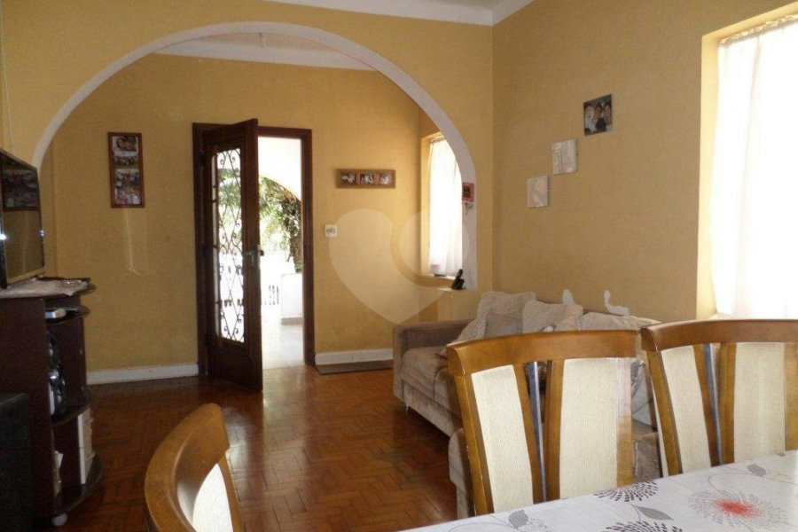Sobrado à venda com 6 quartos em Jardim Floresta, São Paulo, SP
