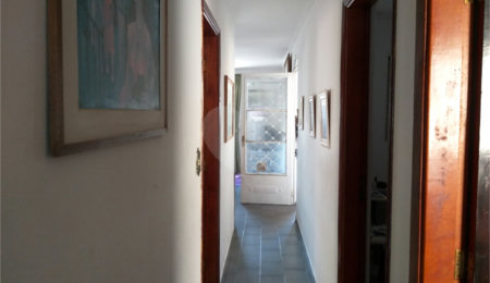 Casa Térrea à venda com 3 quartos, sendo 1 suíte,  no Centro, Serra Negra, SP