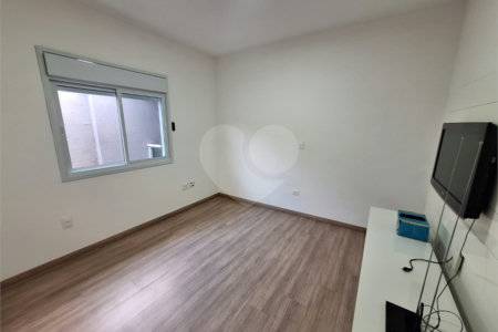 Sobrado à venda com 3 quartos, sendo 1 suíte, em Parque Vitória, São Paulo, SP