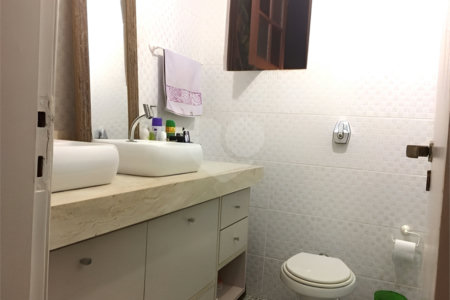 Casa à venda com 4 quartos, sendo 1 suíte, em Vila Albertina, São Paulo, SP