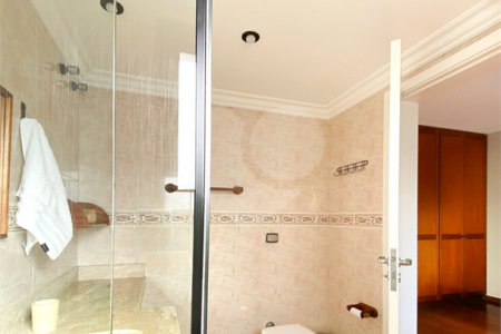 Apartamento à venda com 3 suítes em Vila Suzana, São Paulo, SP