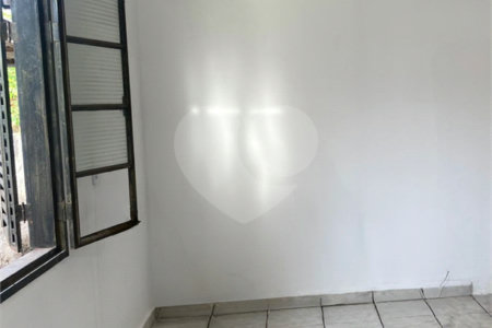 Casa à venda com 3 quartos, sendo 2 suítes, em Parque dos Ipês II, Ponta Porã, MS
