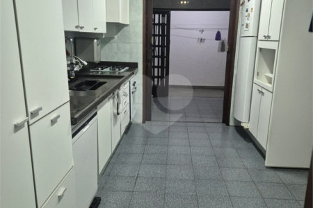 Casa à venda com 4 quartos, sendo 3 suítes,  em Planalto Paulista, São Paulo, SP