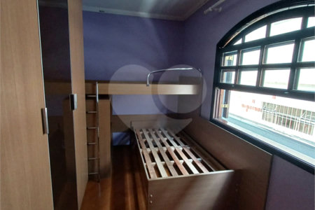 Sobrado à venda com 3 quartos, sendo 1 suíte,  em Jardim Pinheiros, São Paulo, SP